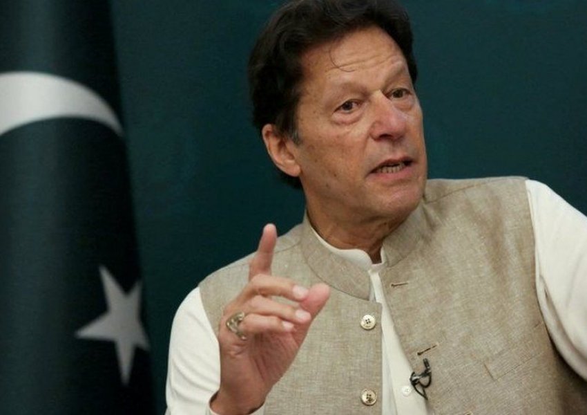 Mocion mosbesimi/ Imran Khan largohet si shef i qeverisë së Pakistanit