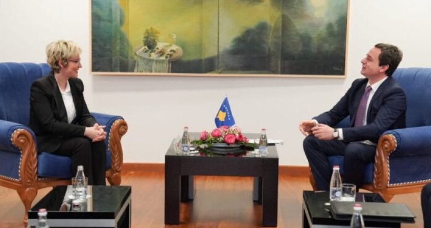 Kërkohet shkarkimi i kryetares së Preshevës, Kurti fton në takim liderët politikë