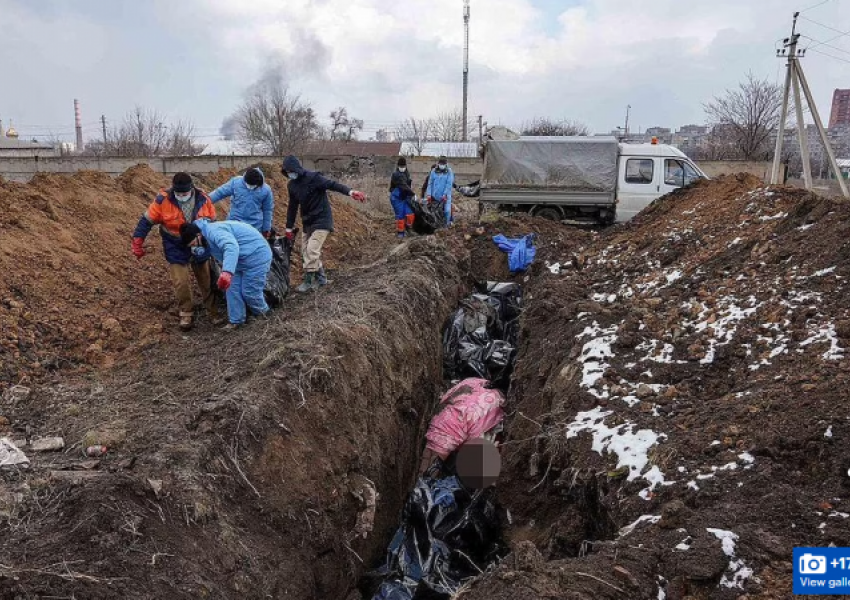 Masakra më e madhe deri tani/ Zbulohet një tjetër varr masiv në Ukrainë me 1200 trupa  