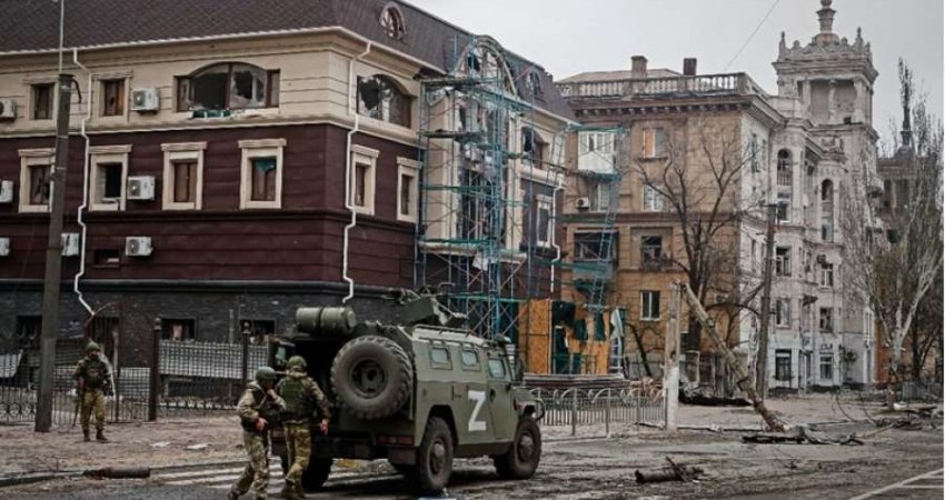 Rusia planifikon të mbyllë plotësisht Mariupolin nga e hëna