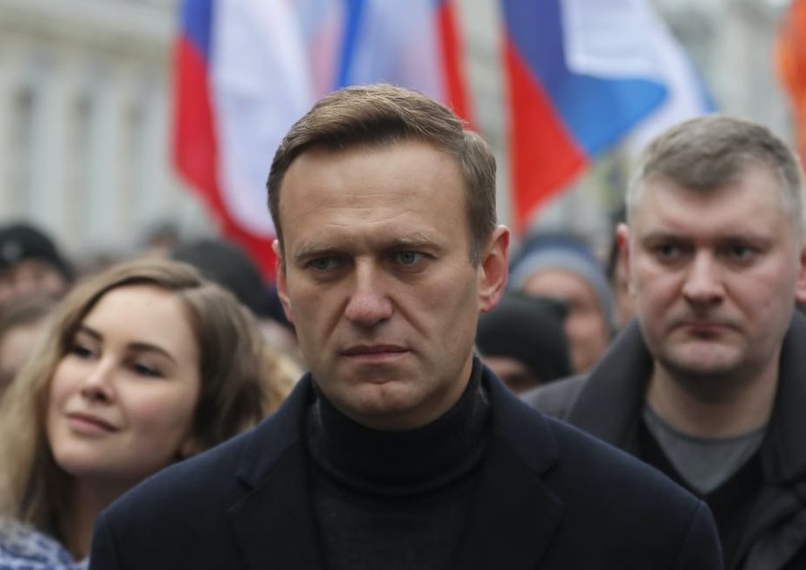 Akuzë e re për liderin e opozitës ruse, Navalny mund të dënohet me 15 vjet burg