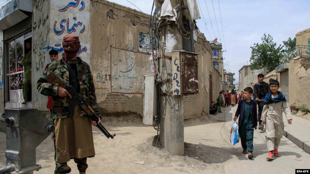 ‘Xhamia ishte plot’/ Dhjetëra viktima nga një shpërthim i fuqishëm në Kabul