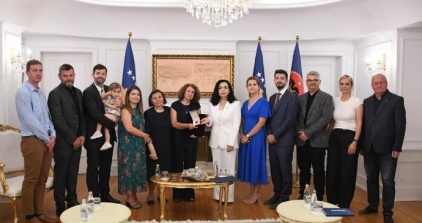 Osmani e dekoron me Medaljen Presidenciale të Meritave gazetarin e ndjerë, Sulejman Gashi