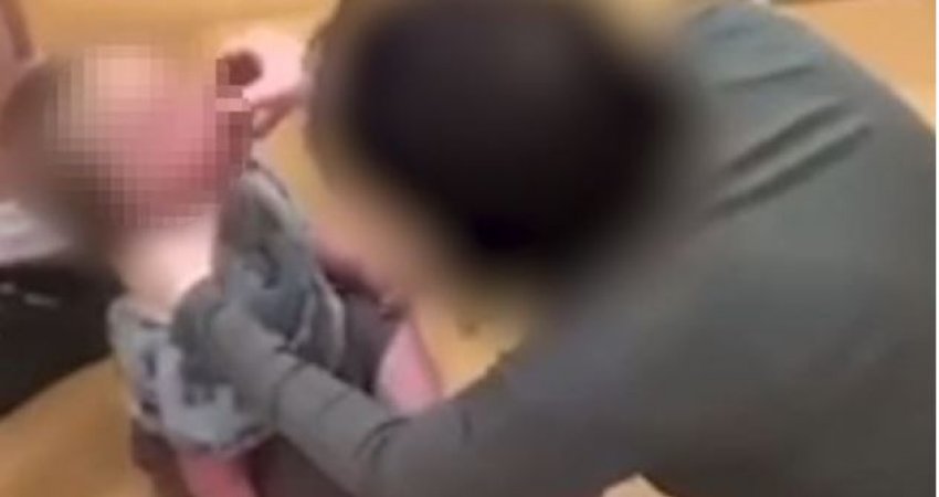 Video shokuese: Momenti kur gruaja i jep vodka foshnjës së saj