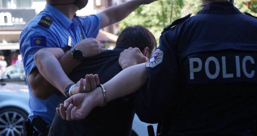 Plagosja dhe rrahja në një parking në Podujevë: Bie në pranga të Policisë pas dy muajsh i dyshuari