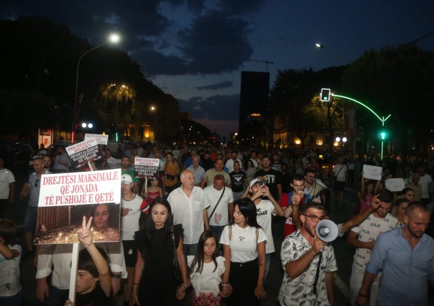 ‘Drejtësi për Jonadën’/ Peticion në gjithë Shqipërinë për shkarkimin e ministrave