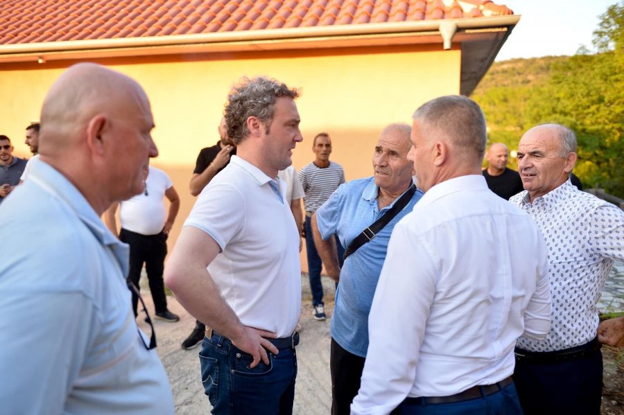 ‘Mbroni territorin nga zjarret’, kryebashkiaku i Shkodrës flet për situatën në qark, ja apeli për banorët