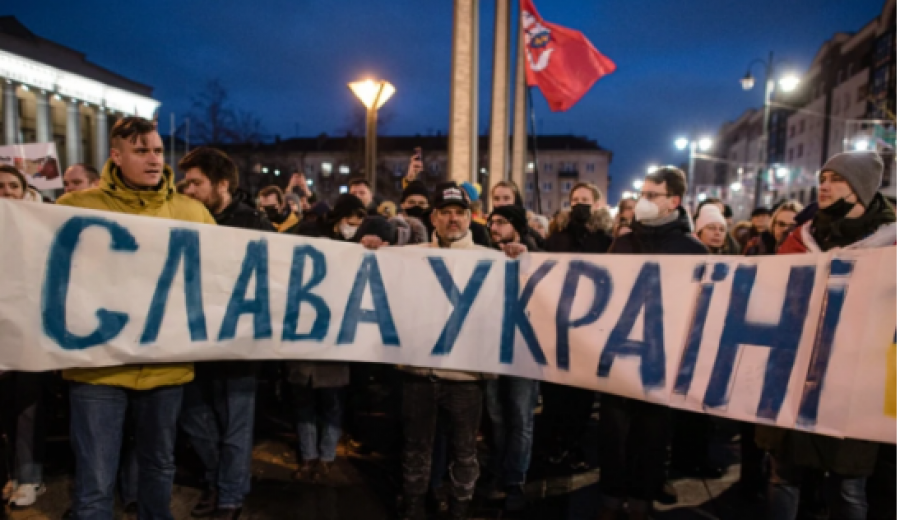 Mbështetën Ukrainën/ Dënohen me burg pesë aktivistët bjellorusë 