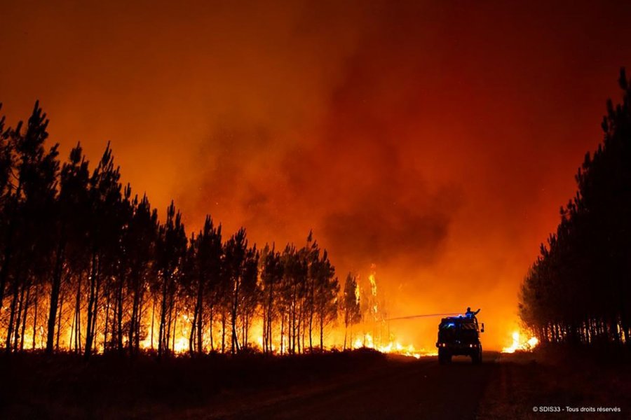 Francë: Zjarret pranë Bordosë nuk po tregojnë shenja ngadalësimi