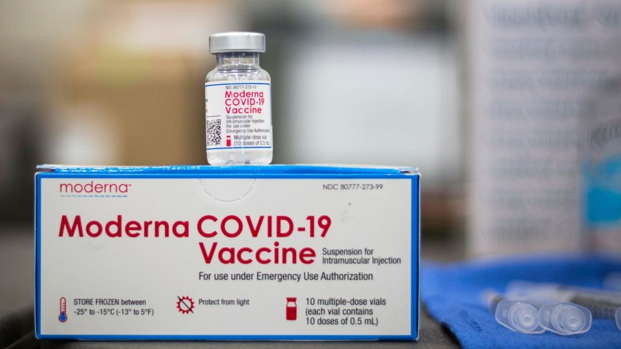 Covid-19/ Britania bëhet vendi i parë që miraton vaksinën Omicron