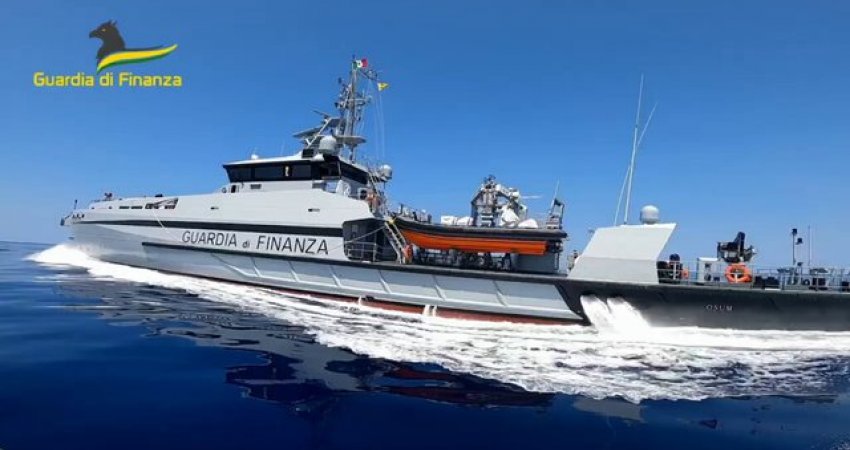 Anija më e madhe e Guardia Di Finanza quhet 'Osum', njihuni me 'bishën' që patrullon ujërat italiane (VIDEO)