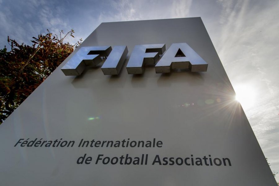Ndërhyrja e politikës në federatë, FIFA pezullon Indinë nga garat e futbollit