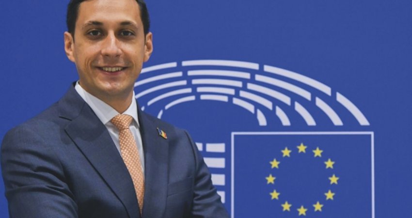Europarlamentari rumun thirrje Kosovës e Serbisë: Arrini marrëveshje sot