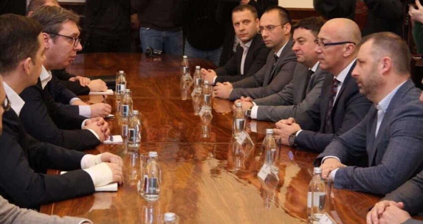 Çfarë fshihet pas njoftimit të Vuçiqit për takim me përfaqësuesit e serbëve nga Kosova?
