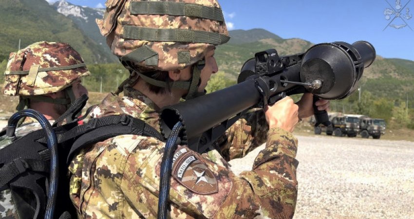 KFOR-i tregon 'dhëmbët' në Kosovë, paraqet pajisjet që shkatërrojnë avionët luftarakë!
