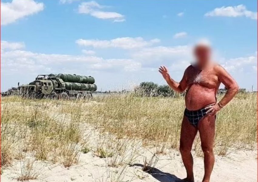 FOTO/ Turisti rus poston foto nga plazhi në Krime dhe zbulon bazën ushtarake të Rusisë, ironizon Ukraina