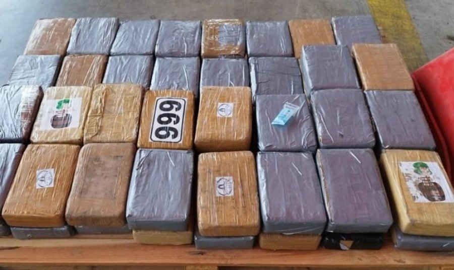 Me konteiner nga Ekuadori, sekuestrohen 54 kg kokainë në Pire me vlerë 2.3 milionë euro