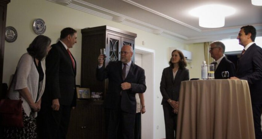 Ambasadës amerikane i ndërrohet Zëvendës Shefi i Misionit, Kurti prezent në ceremoni