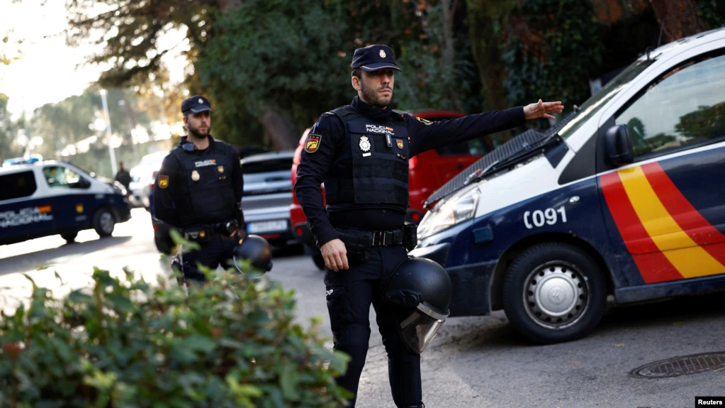Spanja, hetim për letrat-bomba dërguar ambasadorit ukrainas dhe kompanisë së armëve