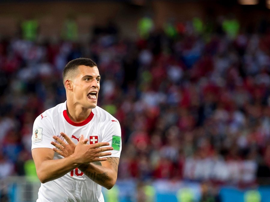 E zbulon trajneri i njohur: Xhaka ka përgatitur një festim fantastik nëse shënon ndaj Serbisë