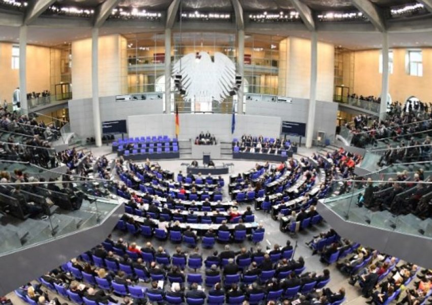 Gjermania miraton Ligjin për azilkërkuesit dhe bashkimet familjare