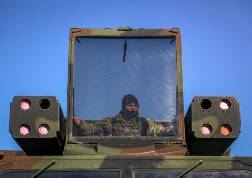 Pentagoni, 1.2 miliard dollarë për sistemin e mbrojtjes ajrore për Ukrainën