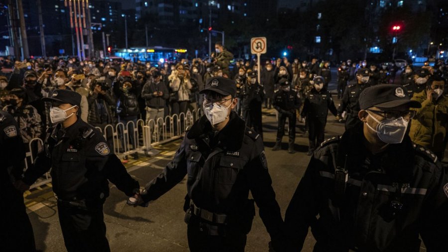 Policia kineze po përdor të dhënat e celularëve për të gjurmuar protestuesit