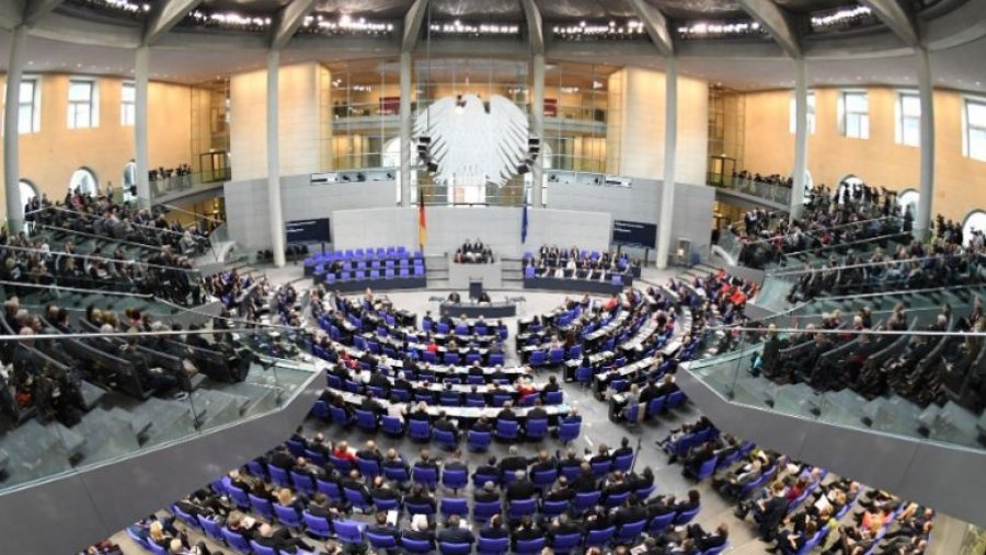 Gjermania miraton Ligjin për azilkërkuesit dhe bashkimet familjare