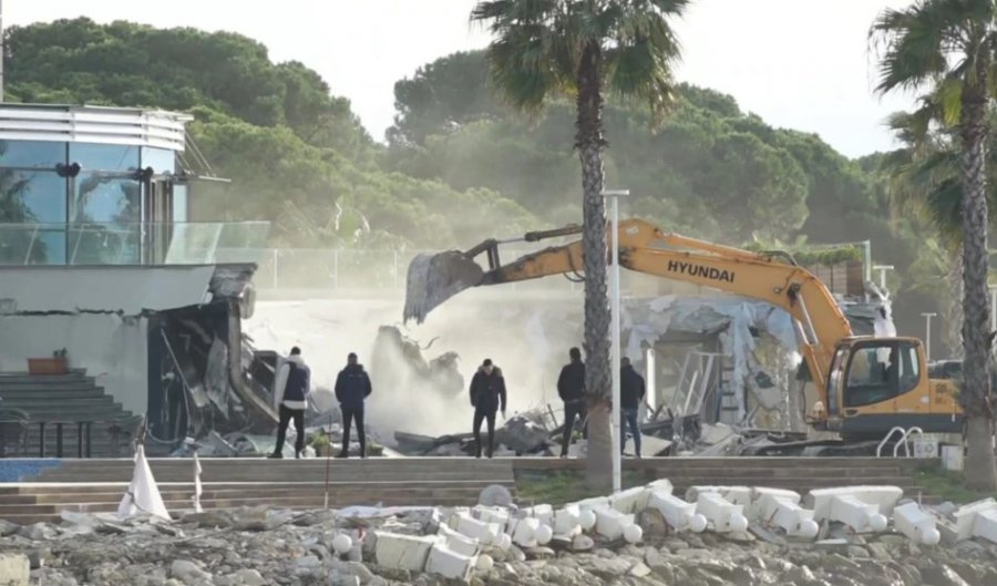 Nis dita e dytë e sulmit të Qeverisë mbi ‘Prestige Resort’: Pas policisë, mbërrijnë forcat xheniere