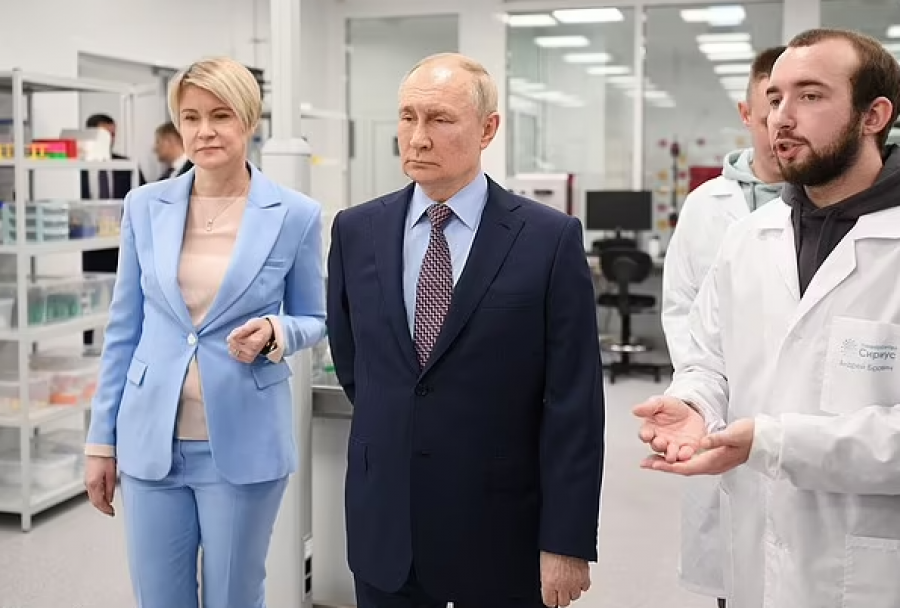Përkeqësohet gjendja shëndetësore e Putin, presidenti rus rrëzohet nga shkallët