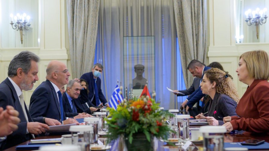 Takimi Xhaçka- Dendias/ Mediat greke: Athina kërkon marrëveshjen e Tiranës për detin si referim në Hagë