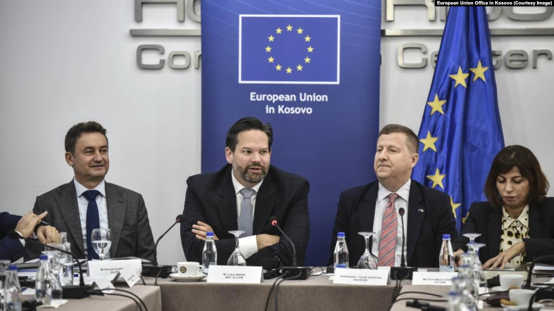 Bashkimi Evropian, mision të kufizuar vëzhguesish në veri të Kosovës