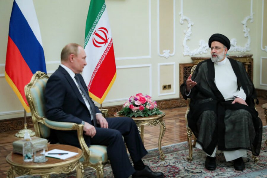 ‘Mesazhi në gjuhë perse’/ Irani kërkon ndihmën e Putinit për të ndalur protestat
