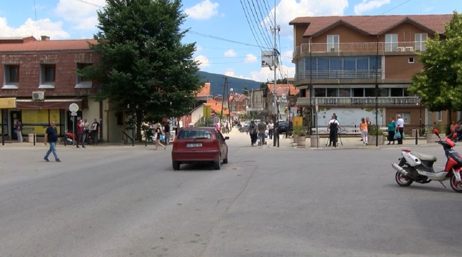 Serbët zgjerojnë bojkotin! Ikin nga institucionet edhe të zgjedhurit në komunat jugore të Kosovës