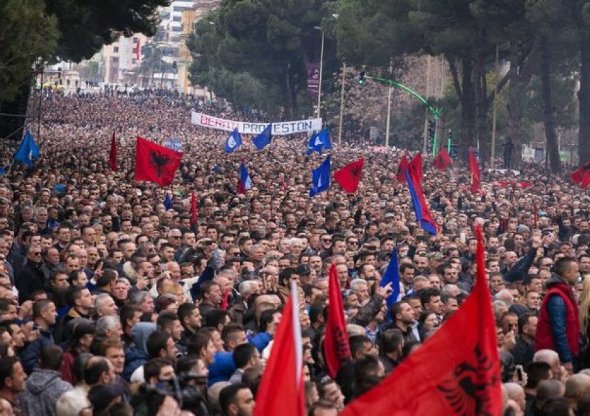 Protesta e opozitës, nisen nga Vlora 1000 simpatizantë të PD