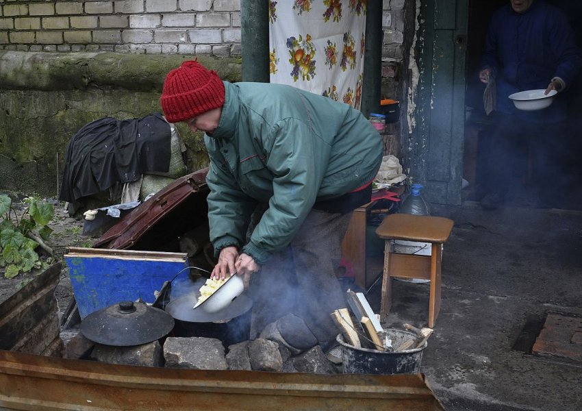 Të moshuarit në Ukrainë kanë më shumë gjasa të vriten, thotë Amnesty International