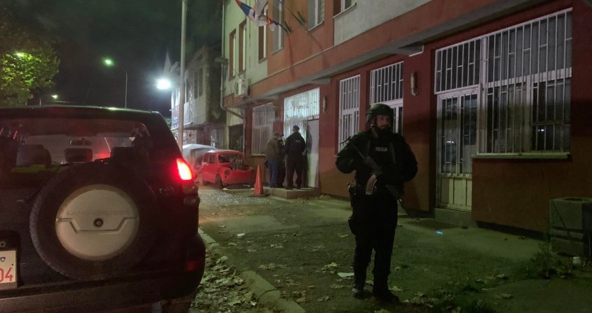 Kriminelët që hodhën 'shock bomba' janë ish-pjesëtarë të Policisë së Kosovës, thotë Sveçla