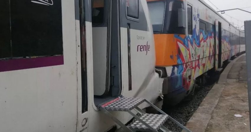 155 persona të lënduar nga përplasja mes dy trenave në Spanjë