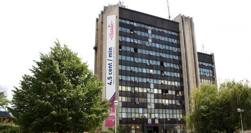 25 pozitat e zv. drejtorëve shuhen në Telekom, drejtorët do të reduktohet nga 14 në 4