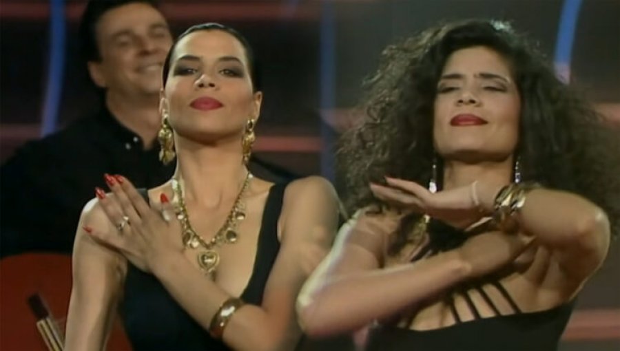Thyen rekord me këngën e tyre në Eurozion e vitit 1990, ja si duken sot motrat e famshme Salazar 