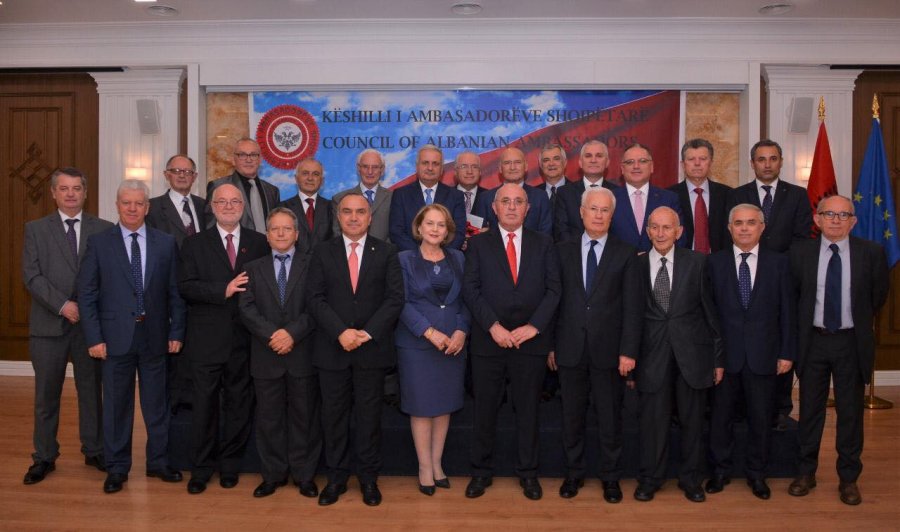 Këshilli i Ambasadorëve Shqiptarë e përshëndet Samitin e Tiranës