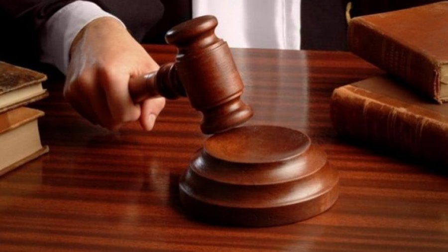 Gjykatat në Kosovë s’janë aq të politizuara, sa janë të varura