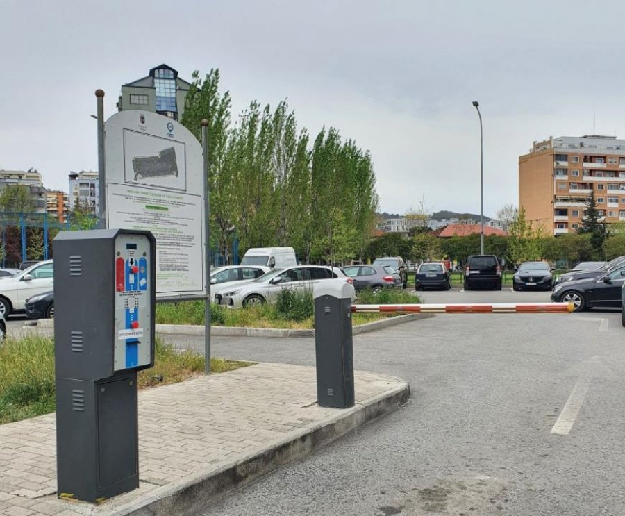 Parkimi, një mision i vështirë në Tiranë që nxjerr 5 milionë euro në vit