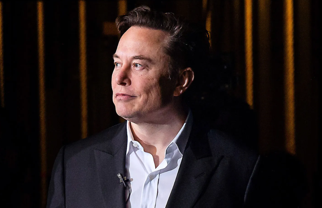 Elon Musk 'bie nga froni' kush është tani njeriu më i pasur në botë?