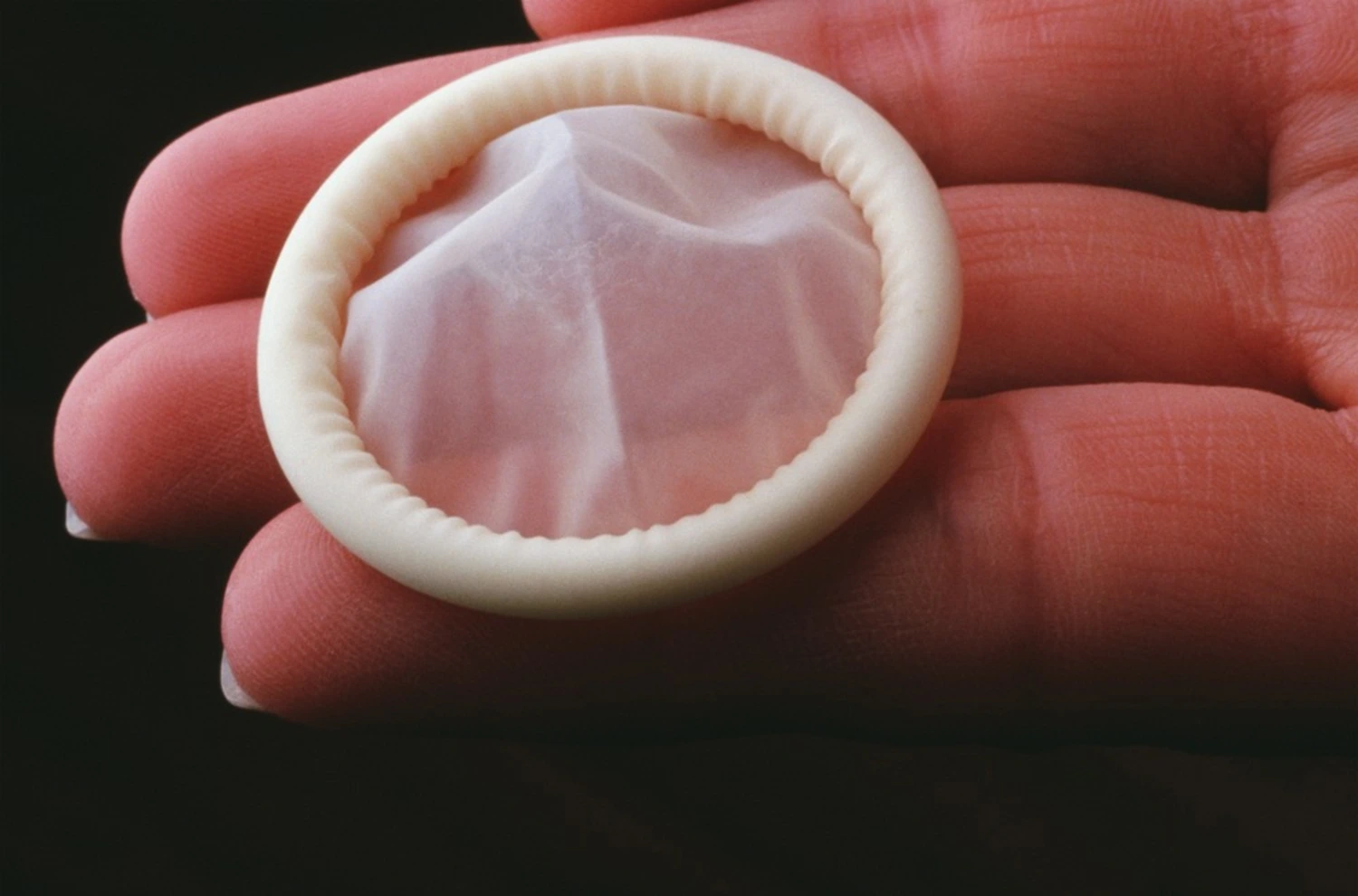 Prezervativët do të jenë falas për të rinjtë në këtë shtet