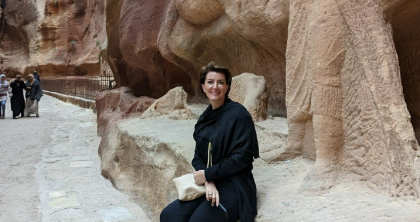 E përfundoi vizitën në Jordani, Atifete Jahjaga sjell fotografi mahnitëse me poza atraktive nga atje