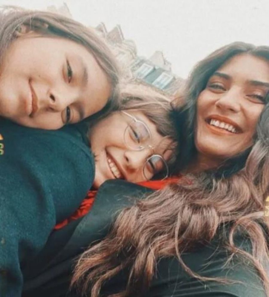 Aktorja e njohur merr vendimin radikal, largohet nga Turqia me dy vajzat e saj