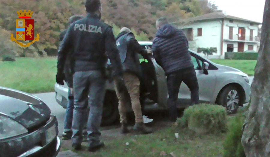 Itali, arrestohen tre vëllezër shqiptarë për fshehje të kokainës në ferma