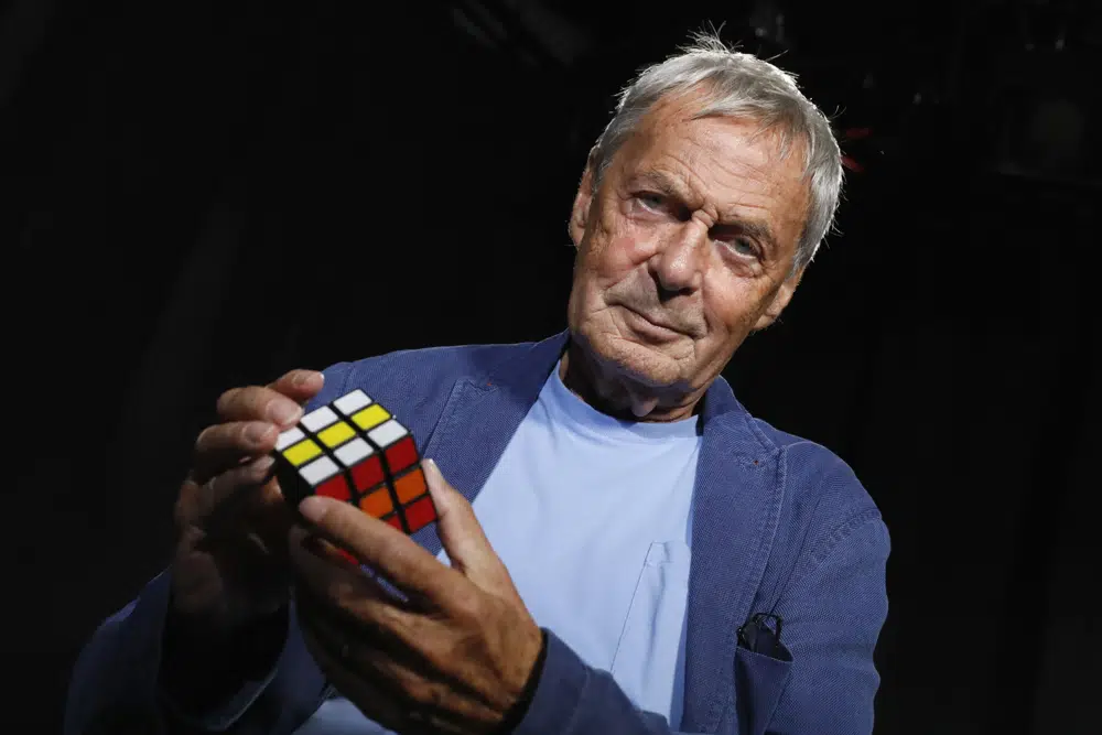 Shpikësi, mendja që e krijoi Kubin Rubik, zbulon historinë dhe misteret e tij
