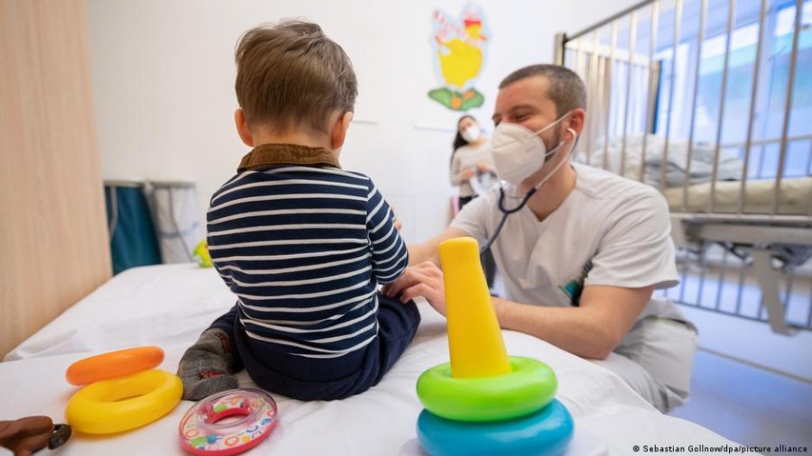 Tërbimi i virusit të frymëmarrjes në Gjermani: Klinikat e pediatrisë në limitet e tyre